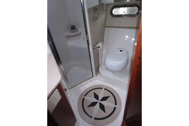 Endless Summer Yacht Photos Pics Master head 2