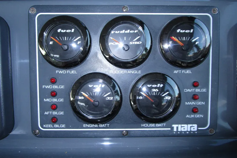 Endless Summer Yacht Photos Pics Helm detail 2