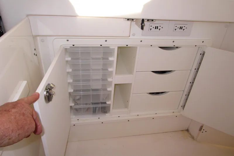 Endless Summer Yacht Photos Pics Tackle center under bar