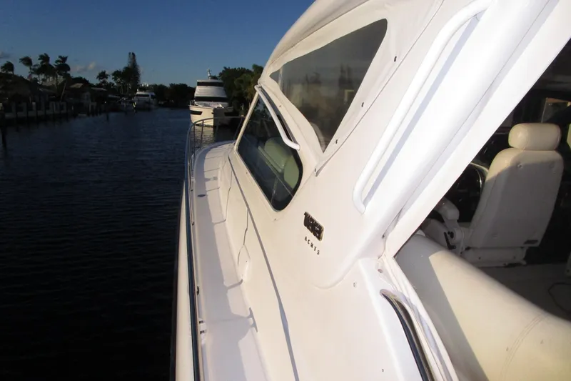 Endless Summer Yacht Photos Pics Side deck