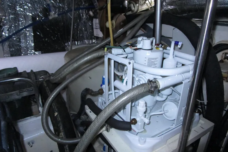 Endless Summer Yacht Photos Pics New helm deck A/C