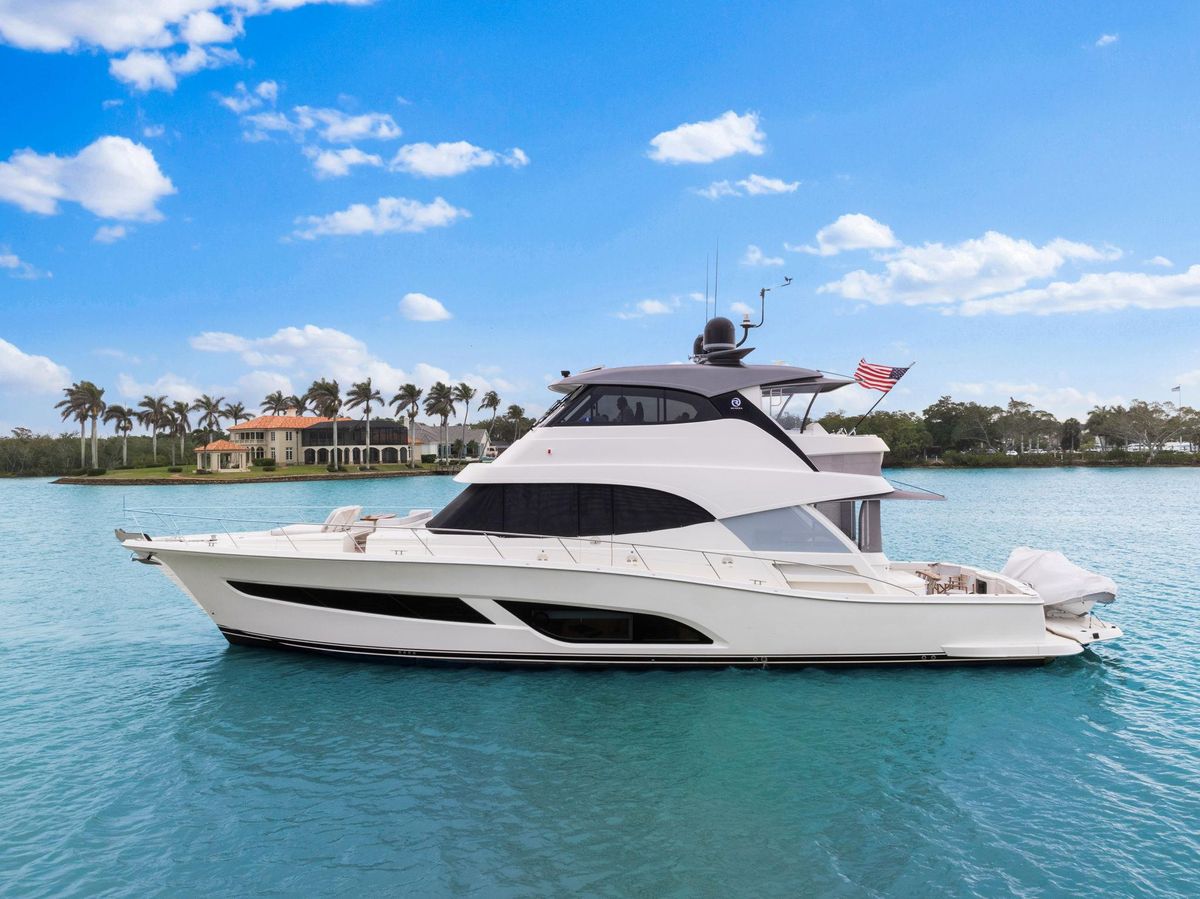 2023 Riviera 64 