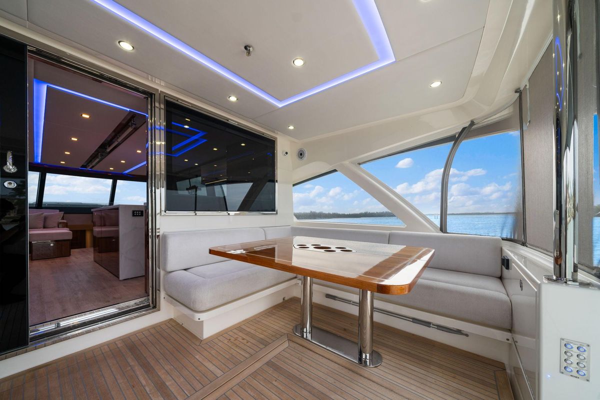 2023 Riviera 64 