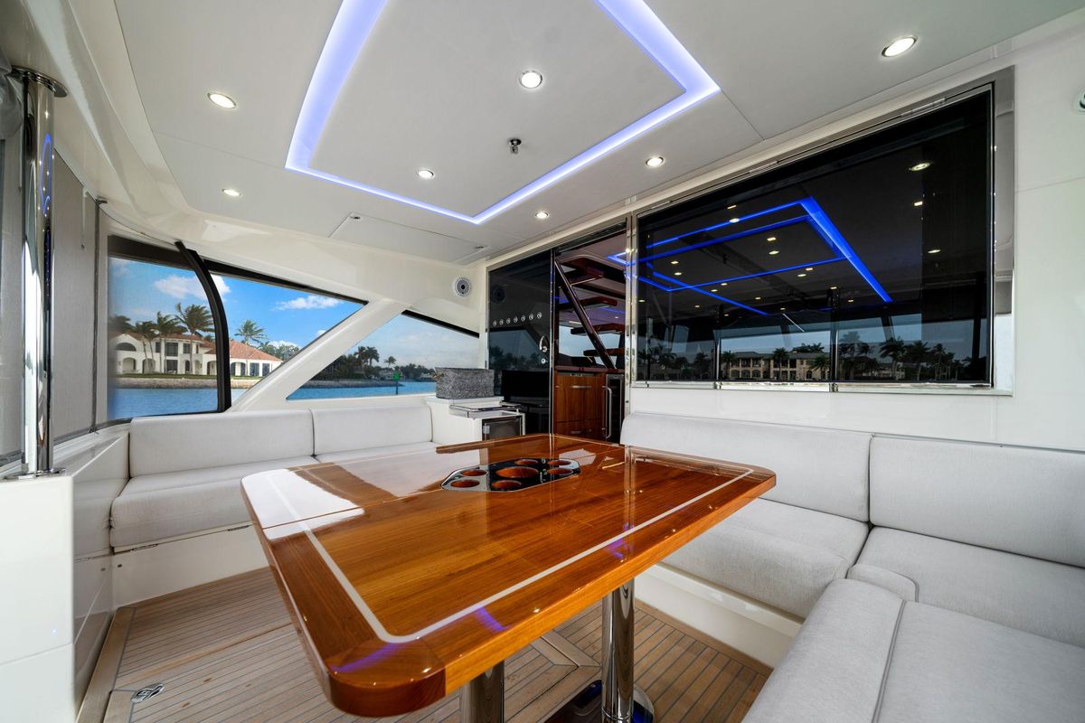 2023 Riviera 64 