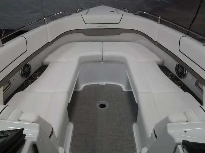 Banchors Ours Yacht Photos Pics 2018 Formula 310 Bowrider interior with white seating and sleek design.