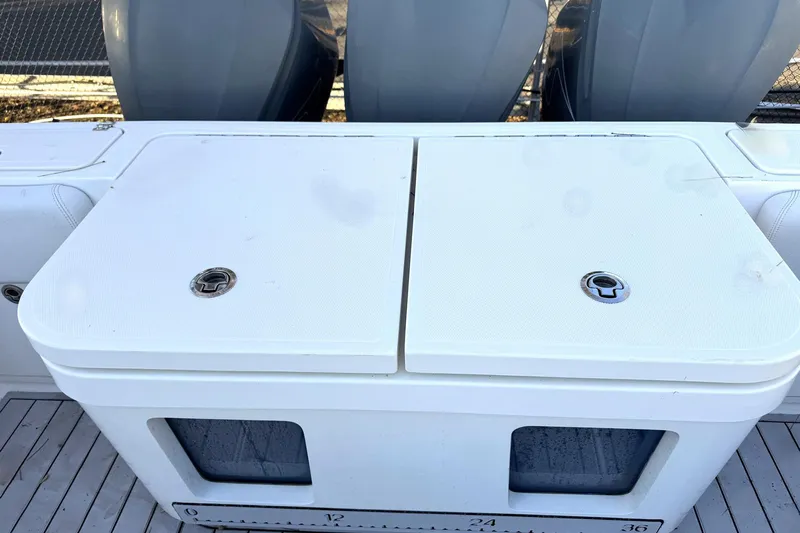 Fansea Pantz Yacht Photos Pics 2019 HCB 39 Speciale boat deck with storage compartments and outboard engines.