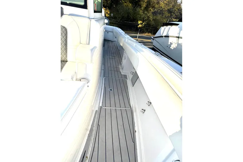 Fansea Pantz Yacht Photos Pics 2019 HCB 39 Speciale boat deck with white seating and sleek design.