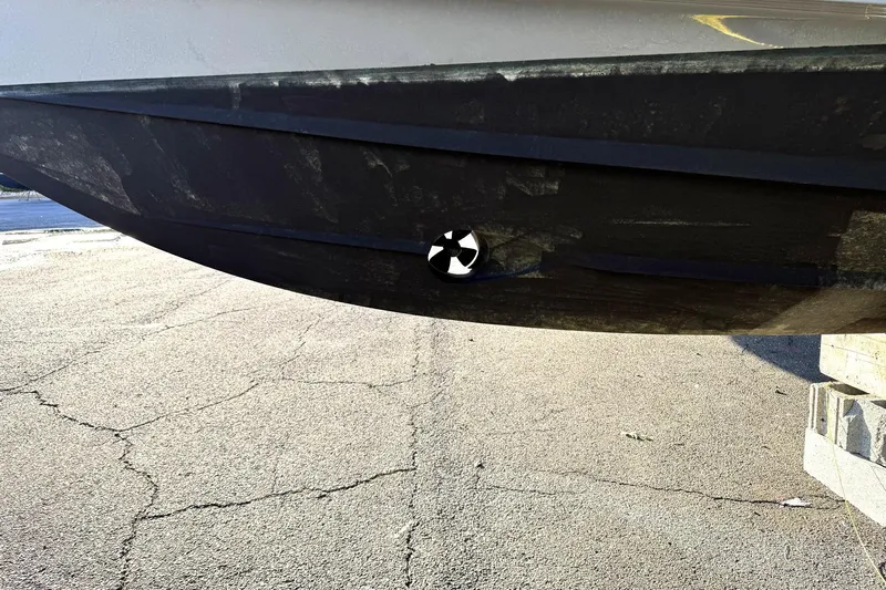 Fansea Pantz Yacht Photos Pics 2019 HCB 39 Speciale boat hull with visible thruster on dry dock.