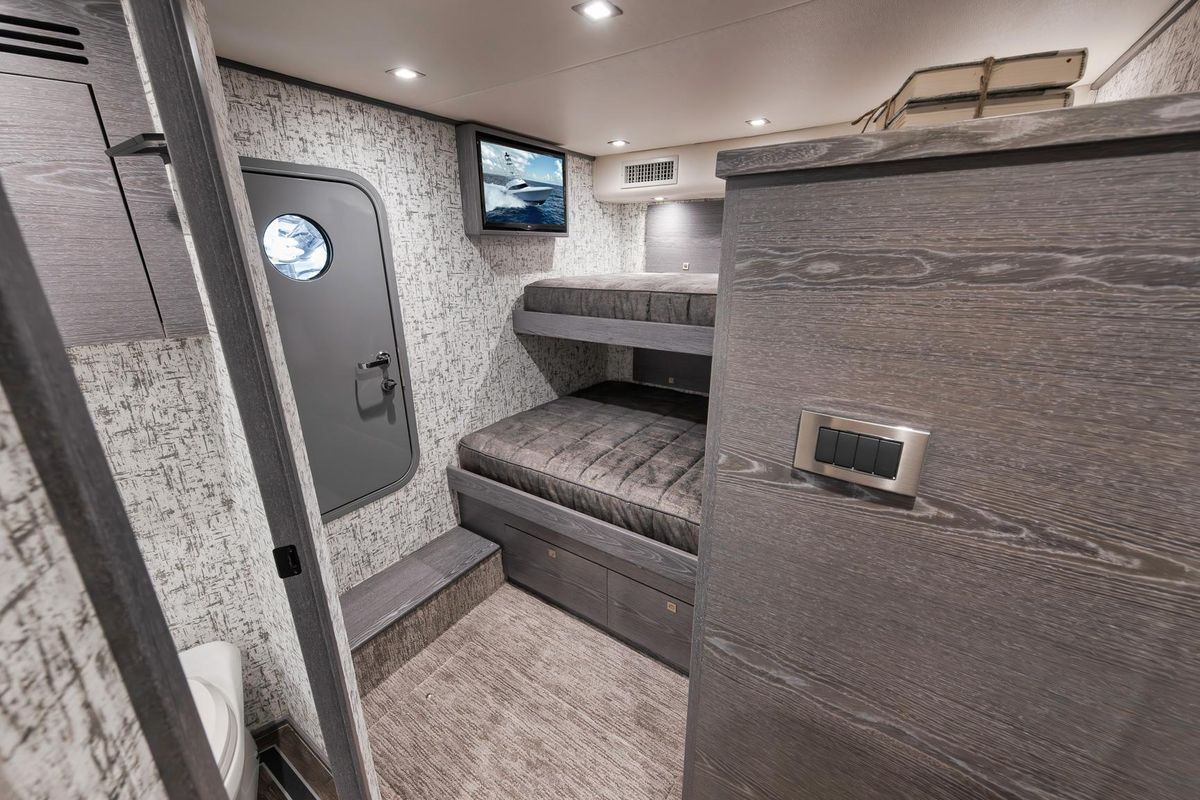 2024 Viking 72 