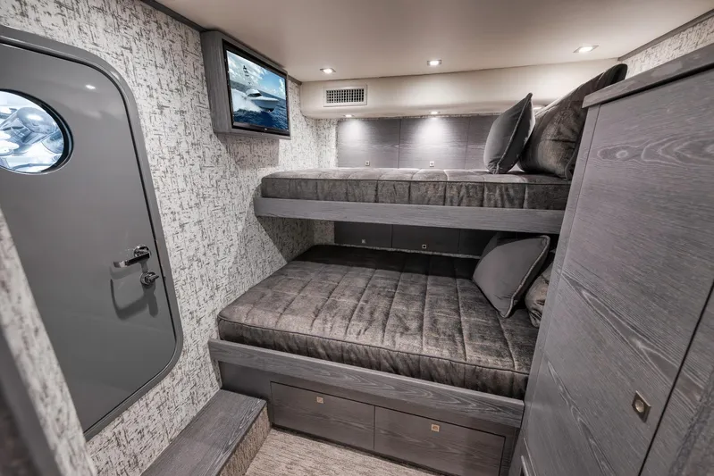 Lady Surfbum Yacht Photos Pics 