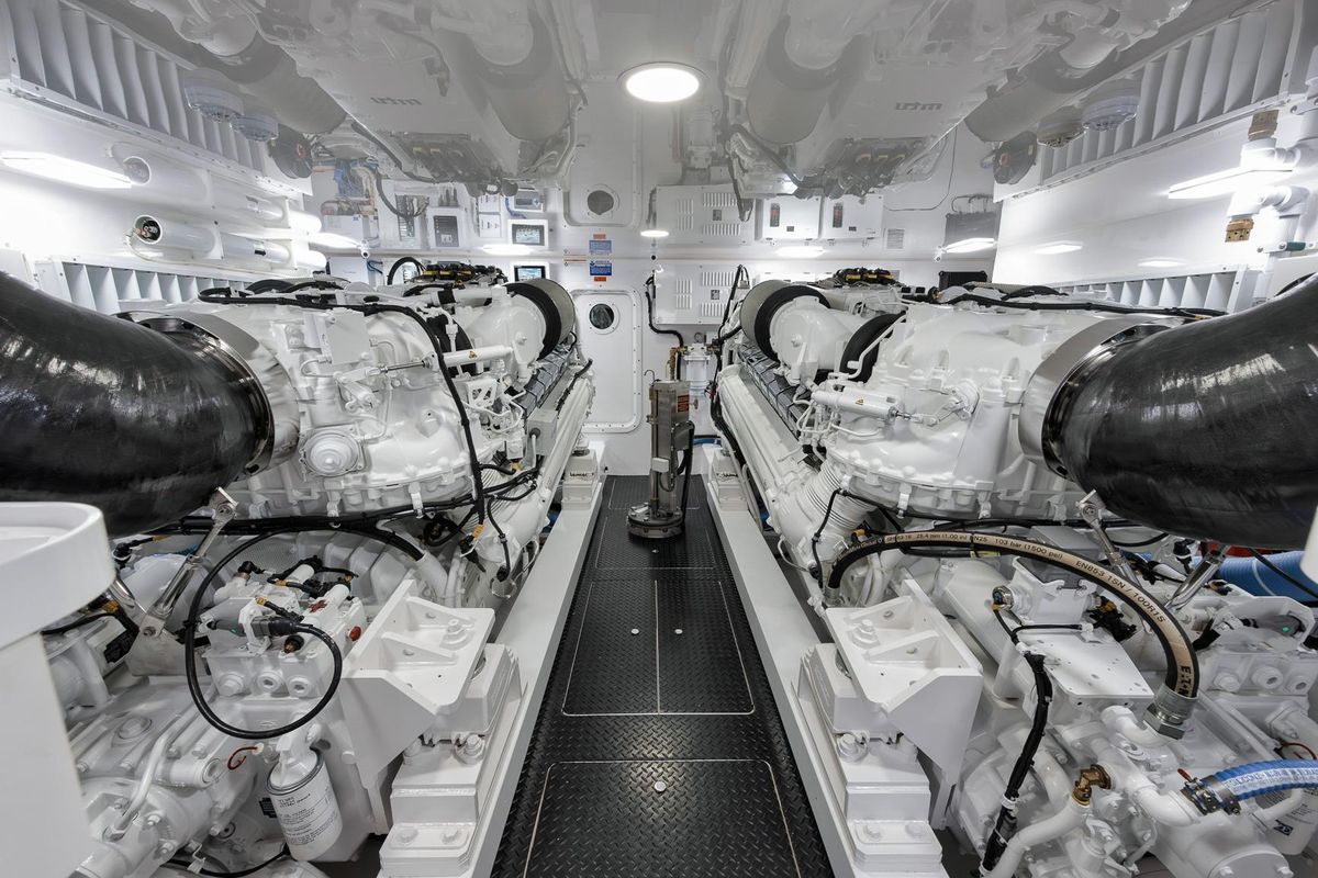 2024 Viking 72 