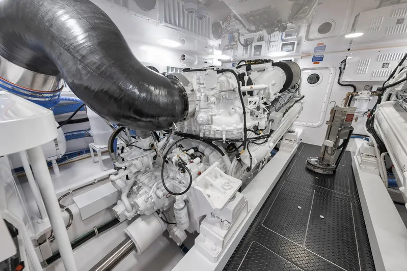 Lady Surfbum Yacht Photos Pics 