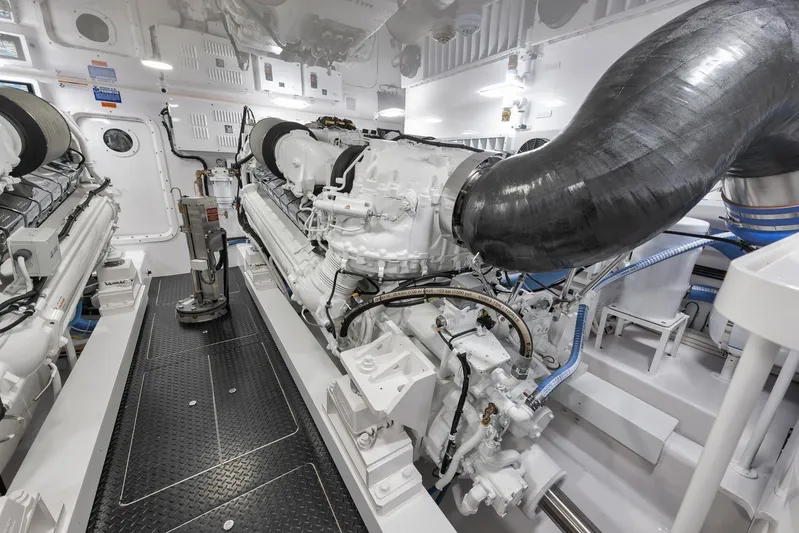 Lady Surfbum Yacht Photos Pics 