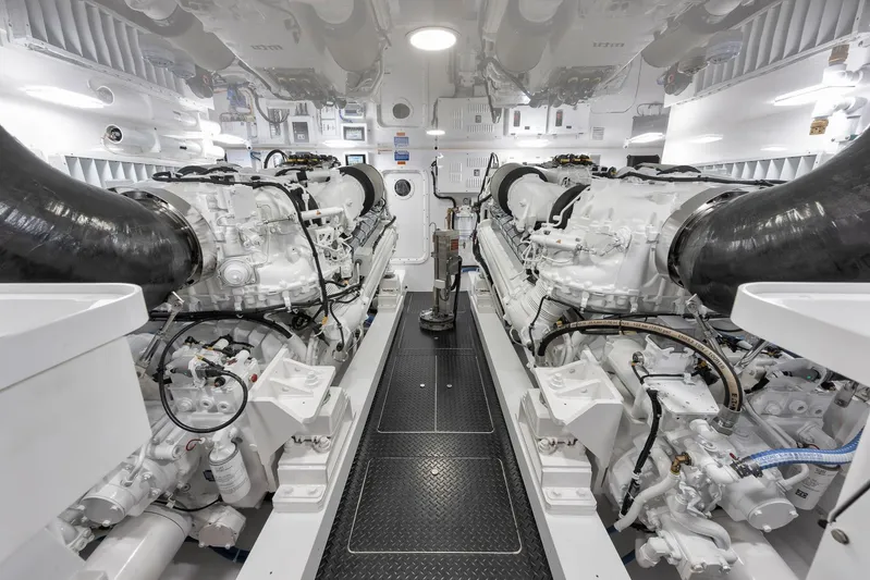 Lady Surfbum Yacht Photos Pics 