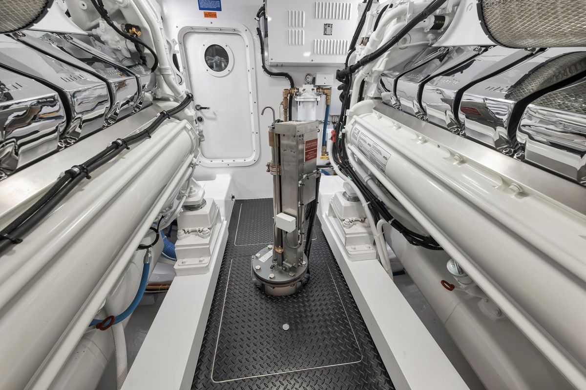 2024 Viking 72 