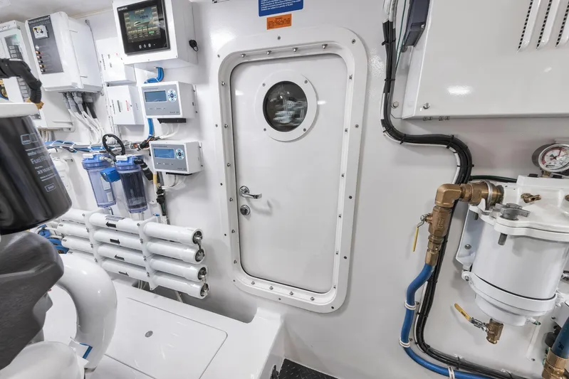 Lady Surfbum Yacht Photos Pics 