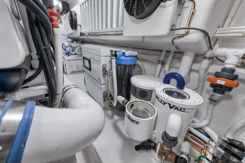 Lady Surfbum Yacht Photos Pics 