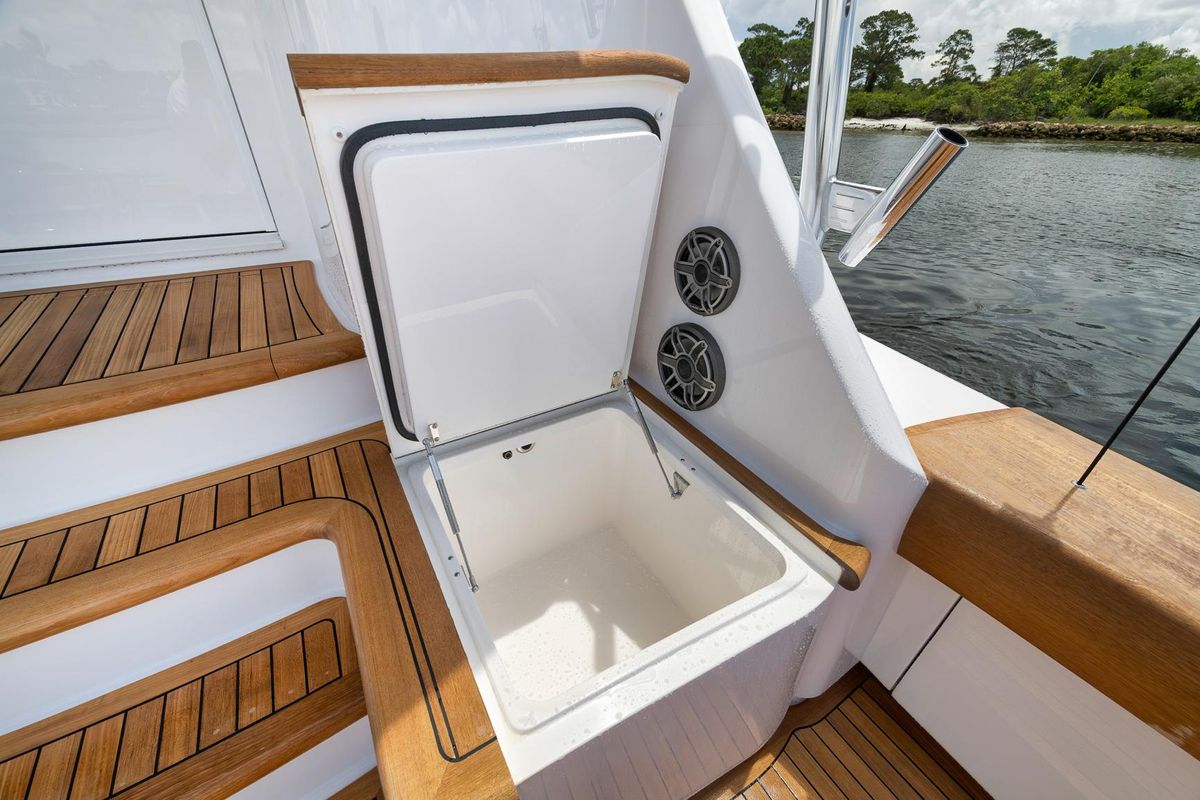 2024 Viking 72 