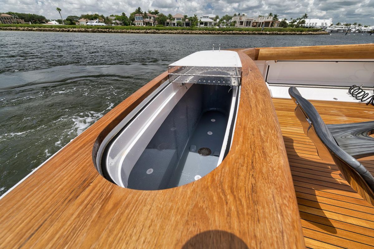 2024 Viking 72 