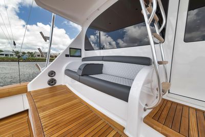 Yacht