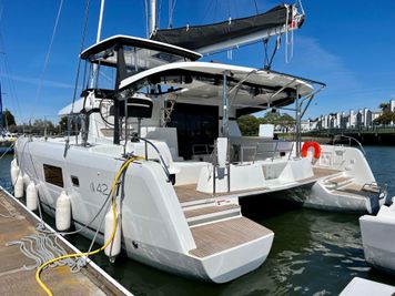 Lagoon 42