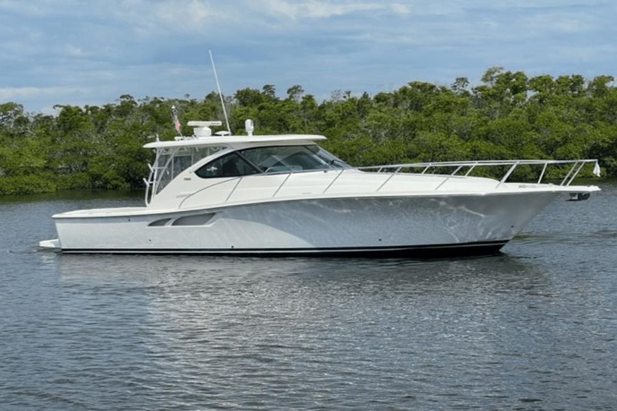 2009 Tiara Yachts 3900 Open