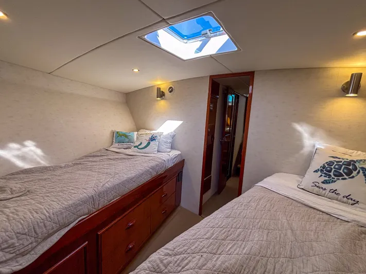 Mahalo Yacht Photos Pics 