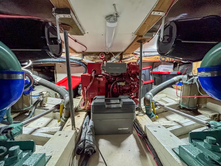 Mahalo Yacht Photos Pics 