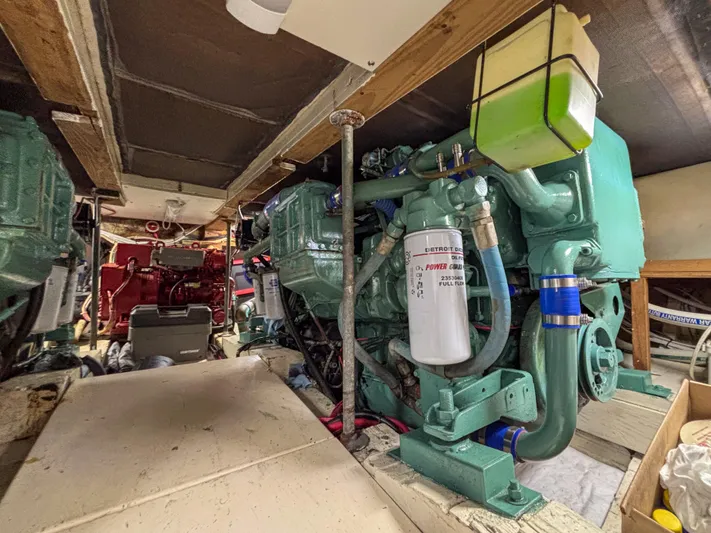 Mahalo Yacht Photos Pics 