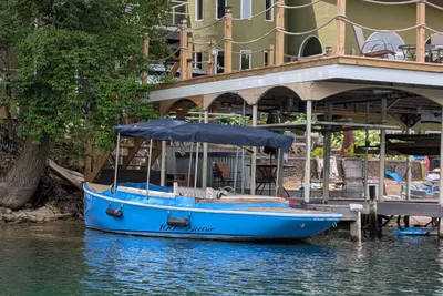 Vision Marine Technologies Fantail 217