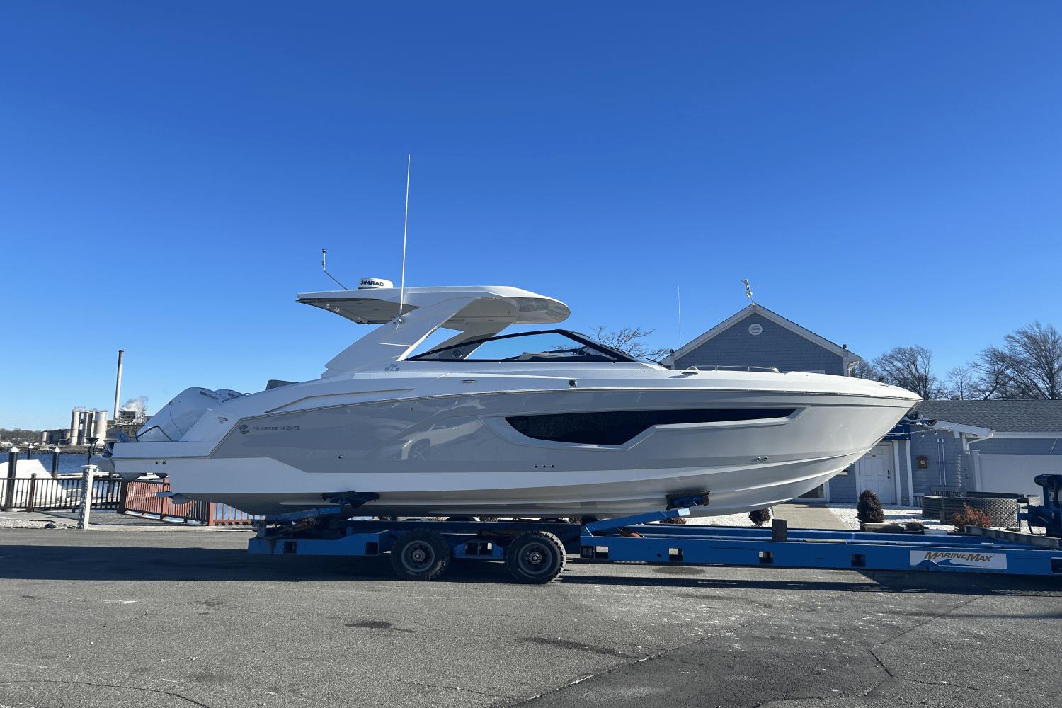 2024 Cruisers Yachts 34 Gls Outboard Cruiser For Sale - Yachtworld