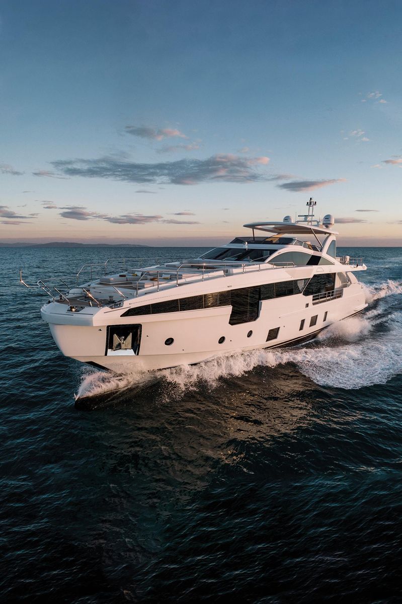 2019 Azimut 104 
