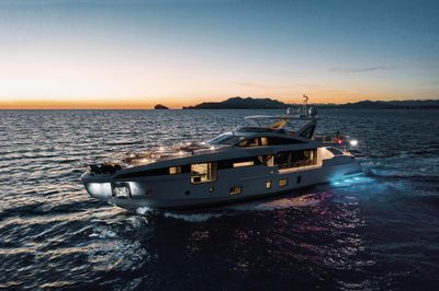 Yacht