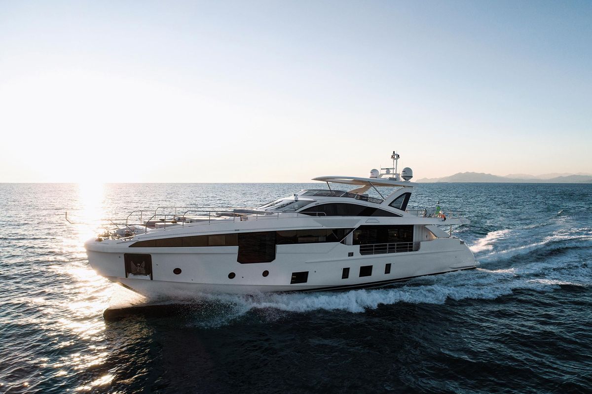 2019 Azimut 104 