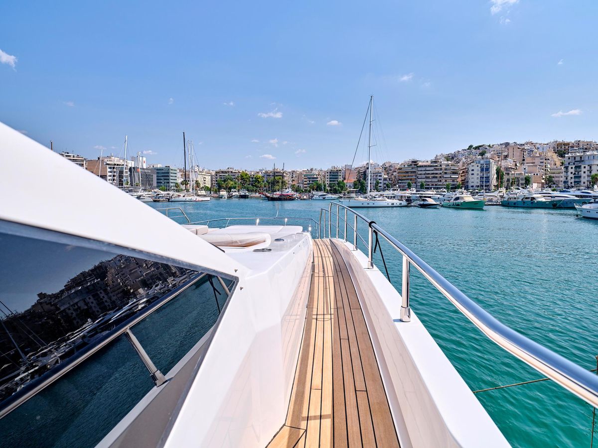 2019 Azimut 104 