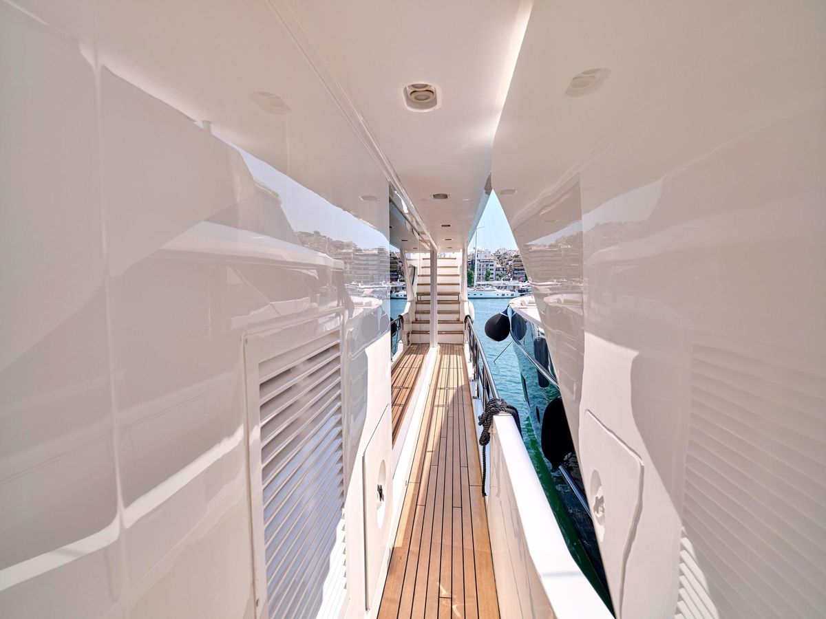 2019 Azimut 104 