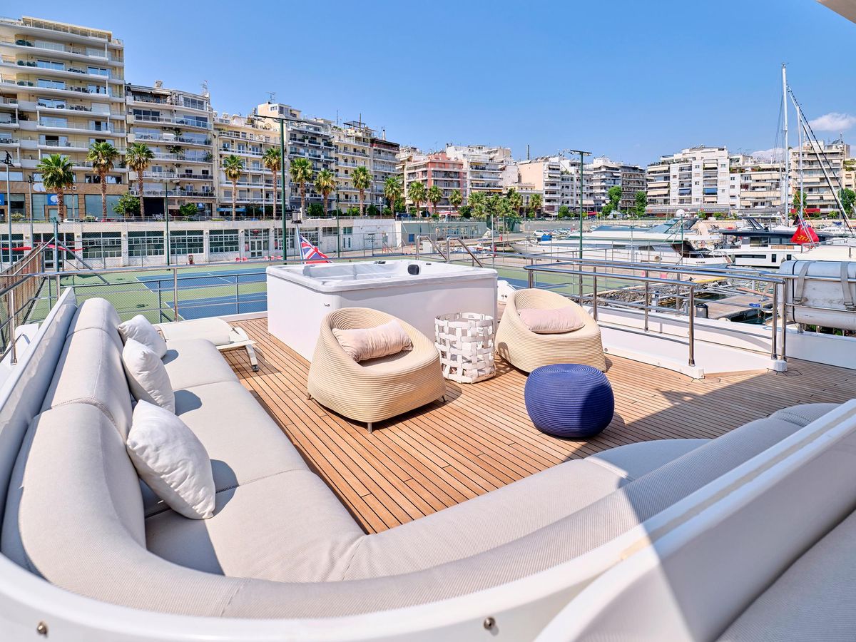 2019 Azimut 104 