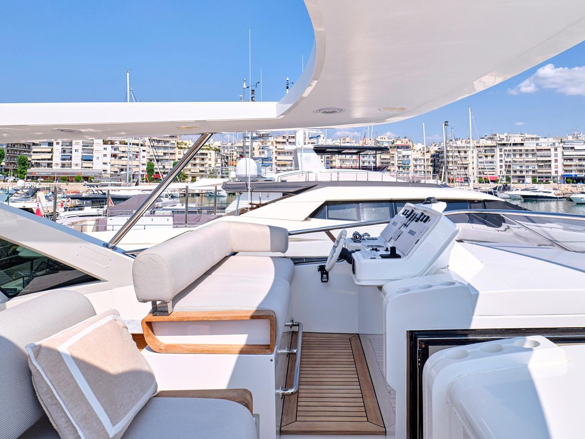 2019 Azimut 104 