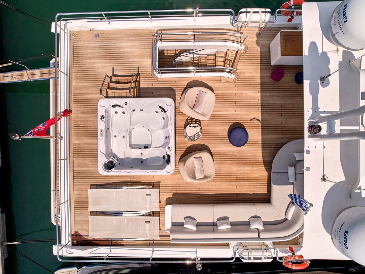 2019 Azimut 104 