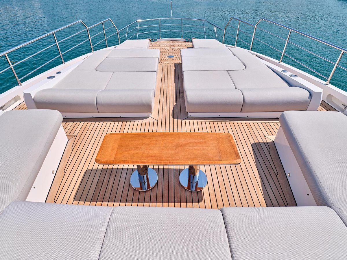 2019 Azimut 104 