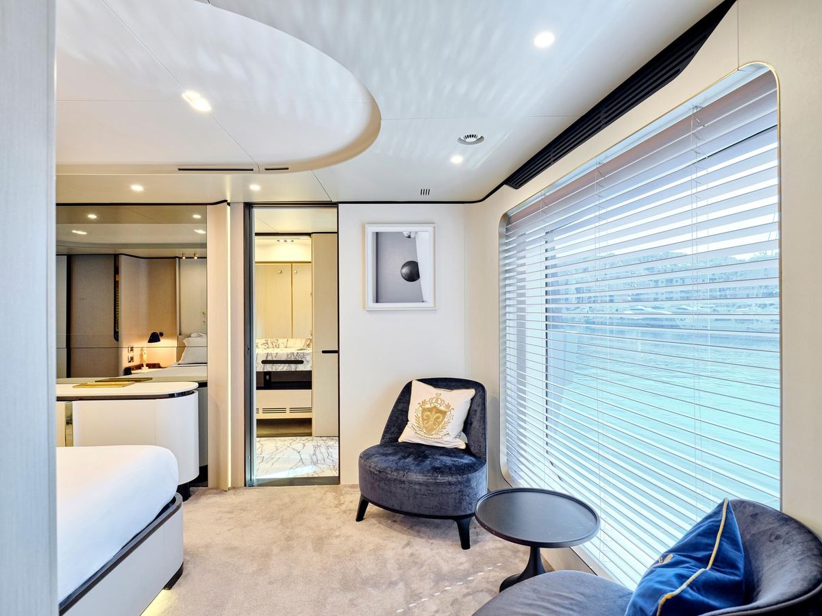 2019 Azimut 104 