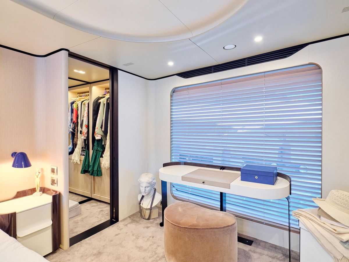 2019 Azimut 104 