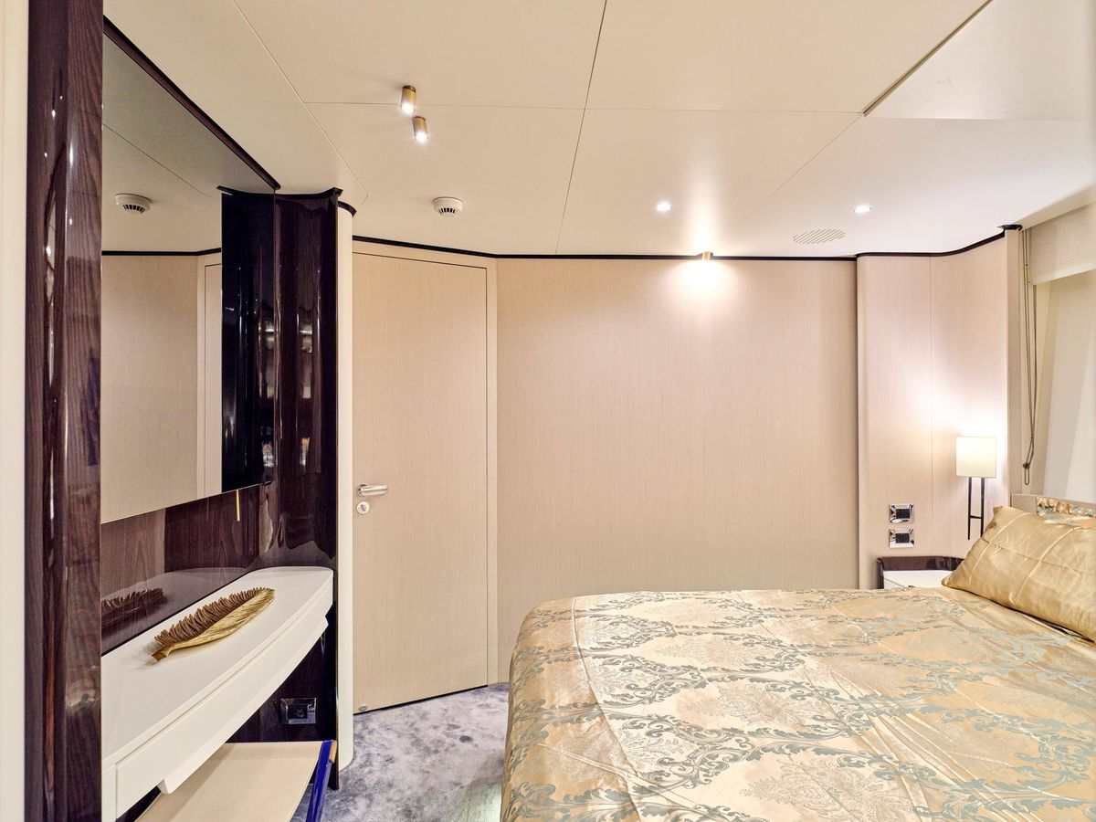 2019 Azimut 104 