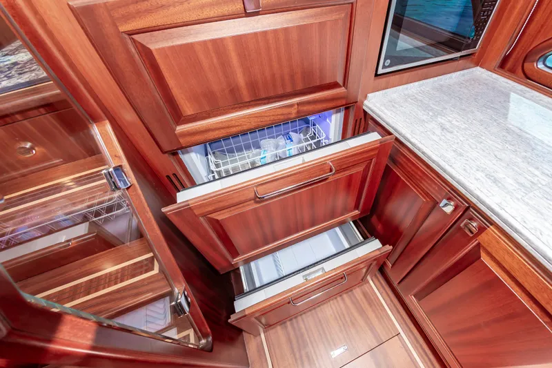 Kismet Yacht Photos Pics 