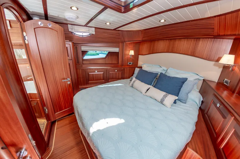 Kismet Yacht Photos Pics 