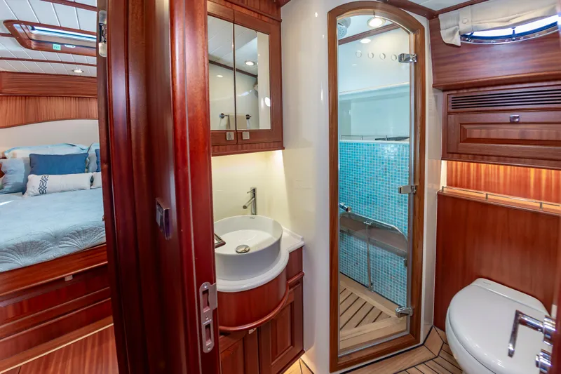 Kismet Yacht Photos Pics 