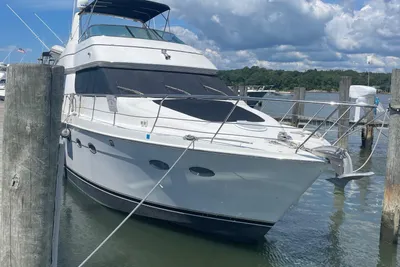Carver 530 Voyager Pilothouse