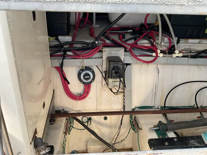  Yacht Photos Pics Electrical wiring and components inside a 2000 Carver 530 Voyager Pilothouse boat.