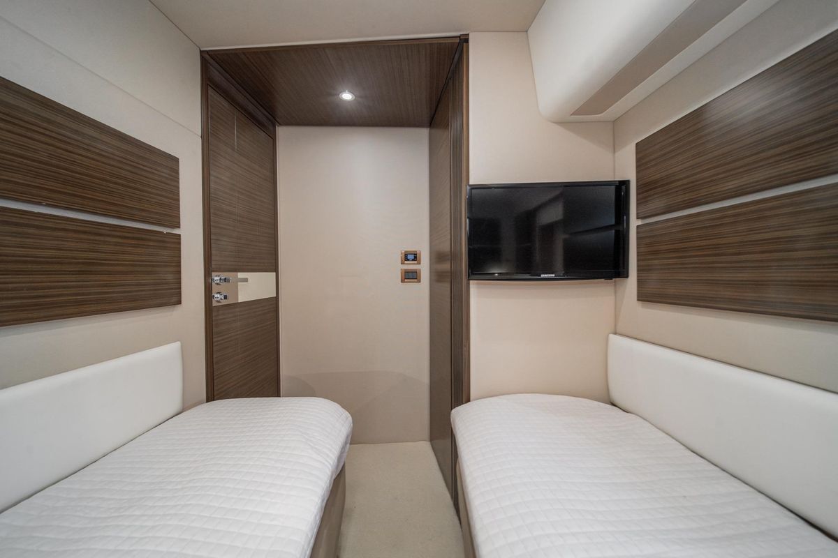 2017 Azimut 54 
