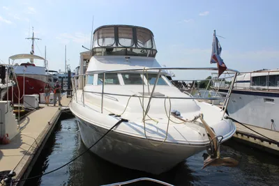 Sea Ray 420 Aft Cabin